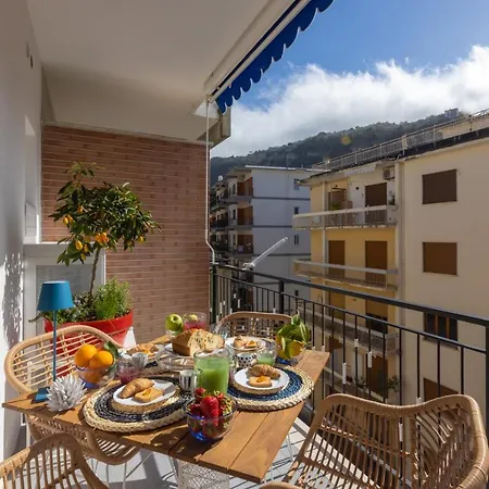 Sorrentovibes - Stylish & Elegant Flat With Terrace 아파트